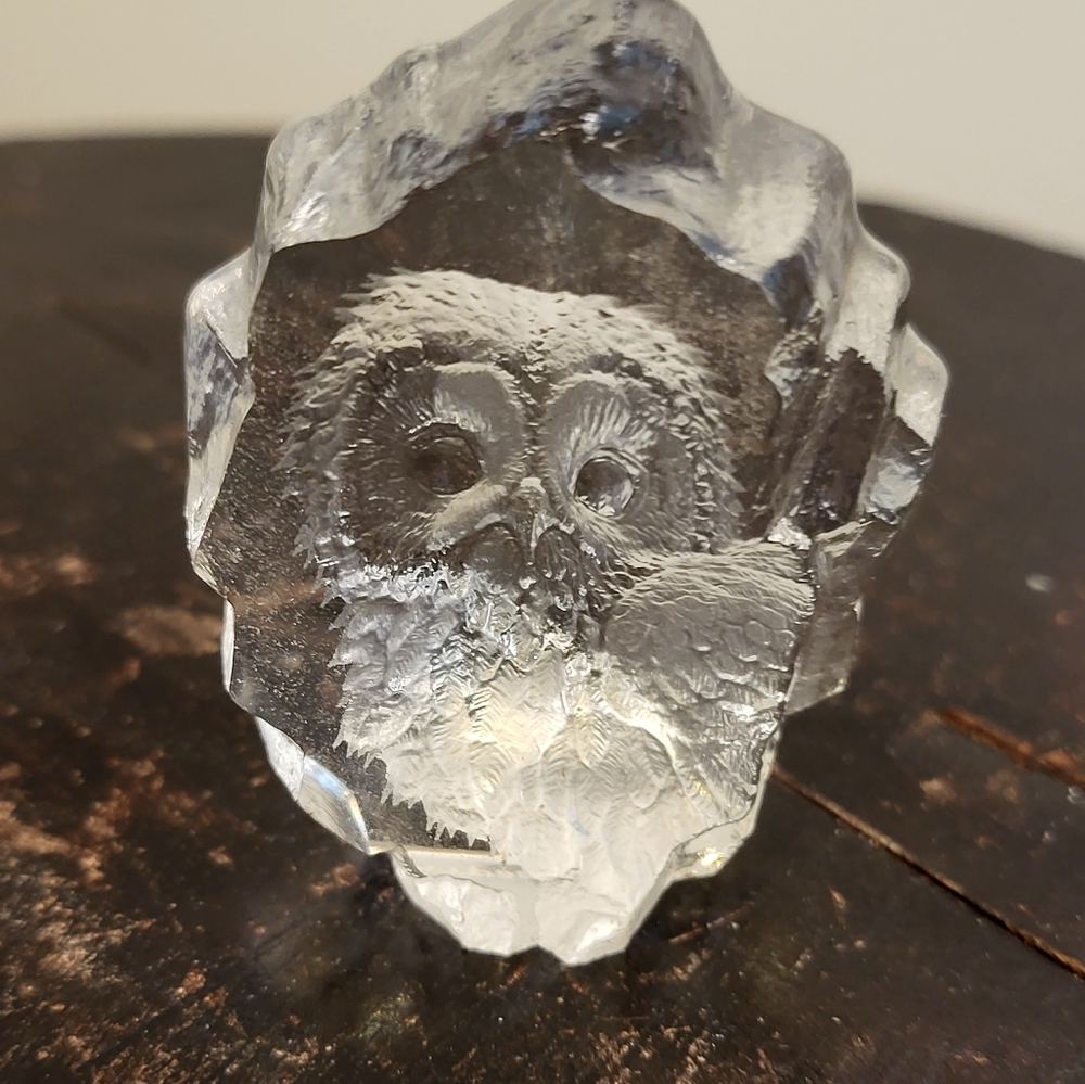 Mats Jonasson #88116 Swedish Glass Owl Paperweight - Signed